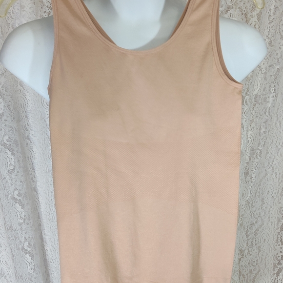Radiant Light body smoother Tank Beige NWT SIZE M - Picture 2 of 4